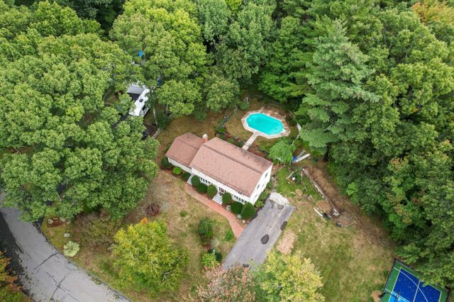 11 Summit Road, Southborough, MA 01772