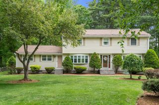11 Summit Road, Southborough, MA 01772