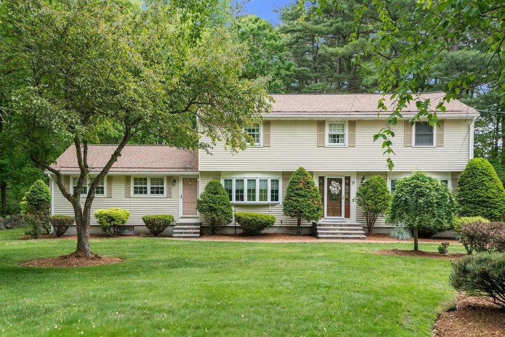 11 Summit Road, Southborough, MA 01772