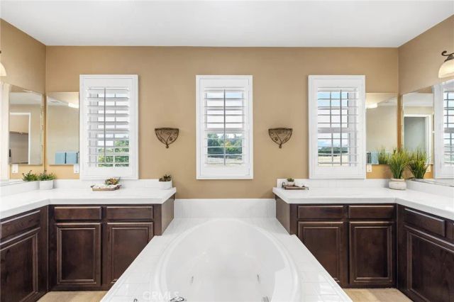 30214 Trois Valley, Murrieta, CA 92563