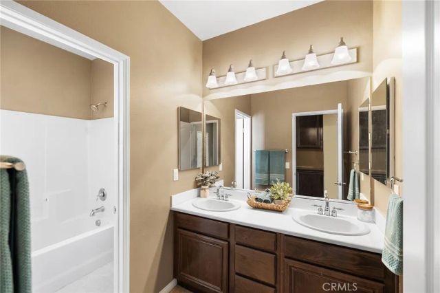 30214 Trois Valley, Murrieta, CA 92563