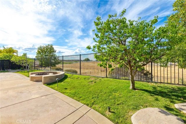 30214 Trois Valley, Murrieta, CA 92563