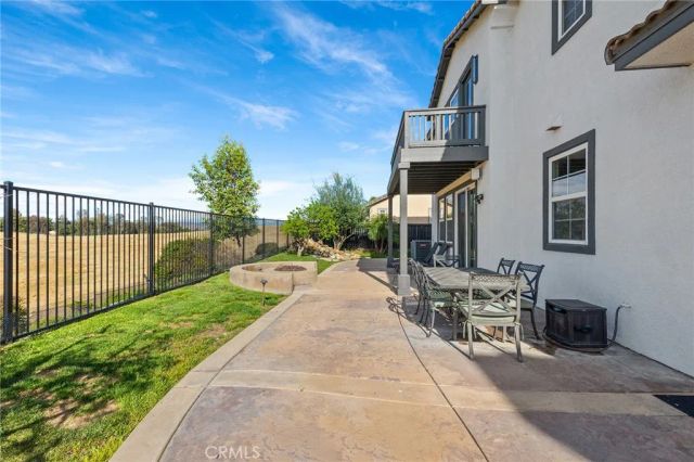 30214 Trois Valley, Murrieta, CA 92563