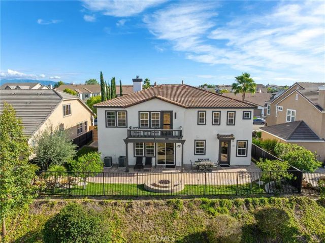 30214 Trois Valley, Murrieta, CA 92563