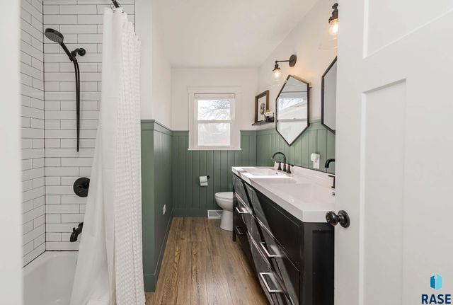 4301 S Glenview Rd Road, Sioux Falls, SD 57103