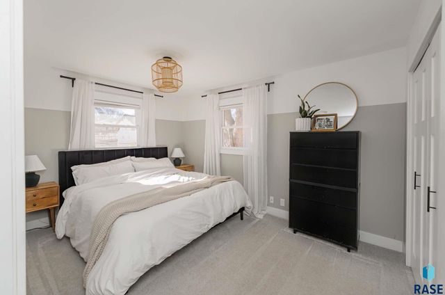 4301 S Glenview Rd Road, Sioux Falls, SD 57103