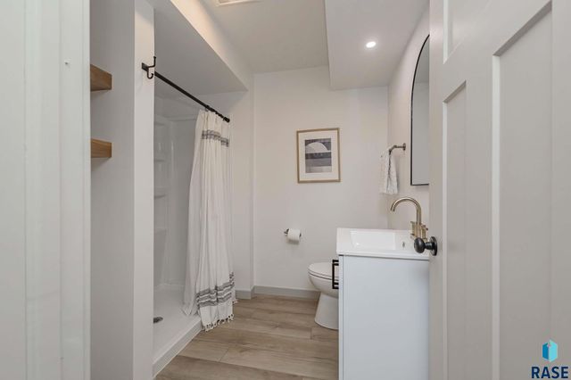 4301 S Glenview Rd Road, Sioux Falls, SD 57103