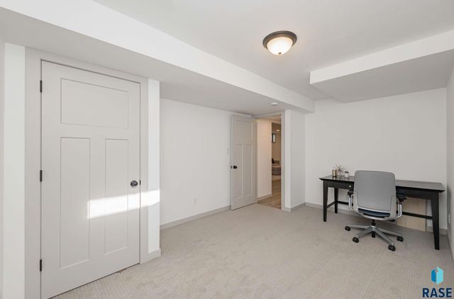 4301 S Glenview Rd Road, Sioux Falls, SD 57103