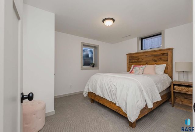 4301 S Glenview Rd Road, Sioux Falls, SD 57103