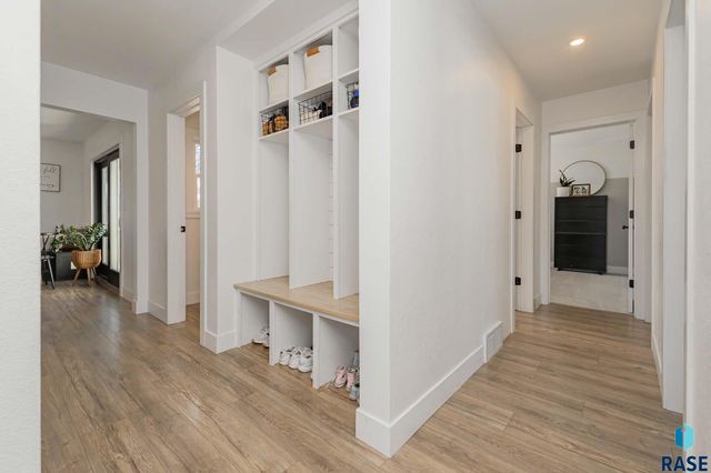 4301 S Glenview Rd Road, Sioux Falls, SD 57103