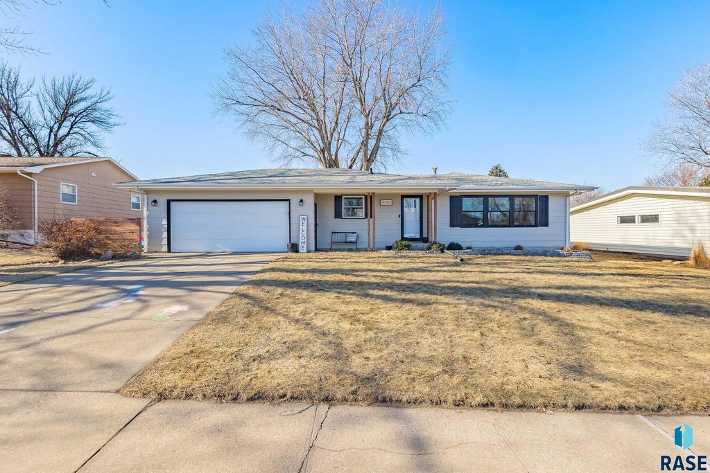 4301 S Glenview Rd Road, Sioux Falls, SD 57103