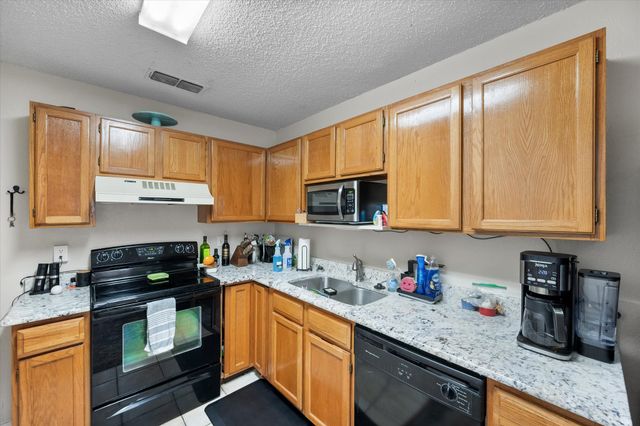 2920 Hilltop Drive, Euless, TX 76039