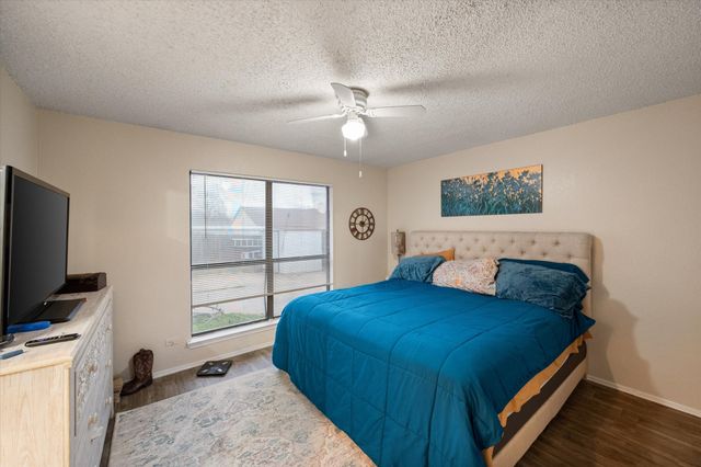 2920 Hilltop Drive, Euless, TX 76039