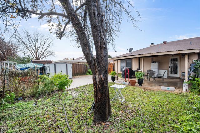 2920 Hilltop Drive, Euless, TX 76039