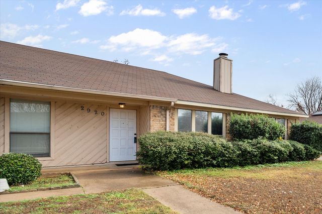 2920 Hilltop Drive, Euless, TX 76039