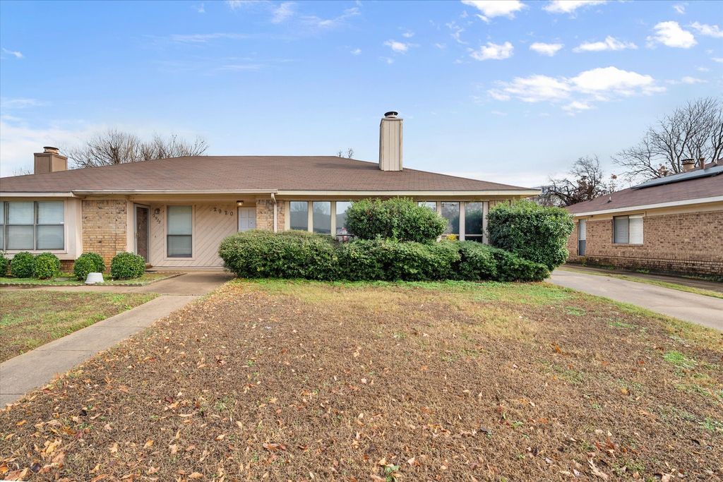 2920 Hilltop Drive, Euless, TX 76039