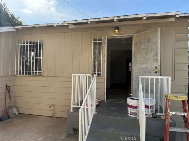 138 E 60th Street, Los Angeles, CA 90003