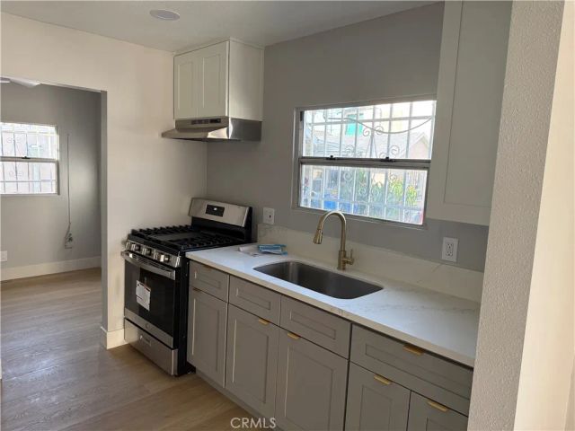138 E 60th Street, Los Angeles, CA 90003