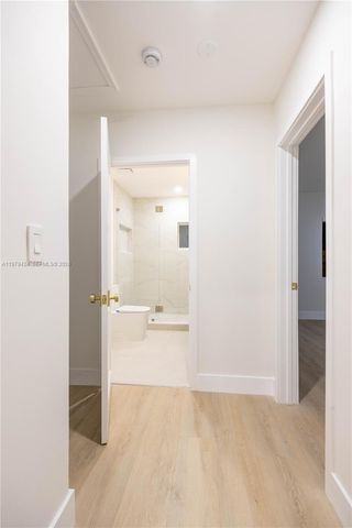 6070 SW 42nd St, Miami, FL 33155