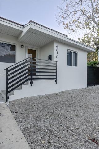 6070 SW 42nd St, Miami, FL 33155
