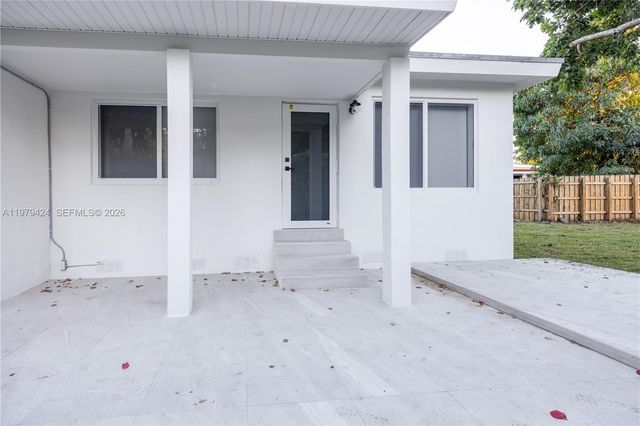 6070 SW 42nd St, Miami, FL 33155