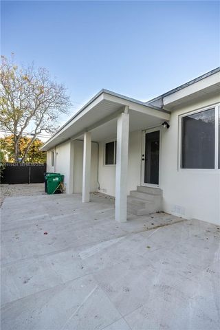 6070 SW 42nd St, Miami, FL 33155