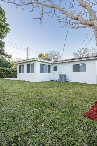 6070 SW 42nd St, Miami, FL 33155