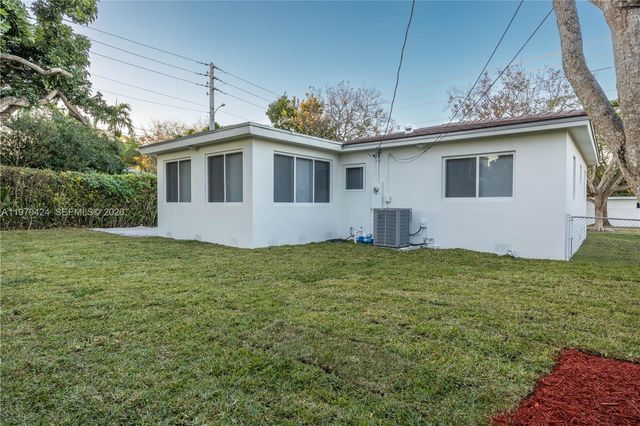 6070 SW 42nd St, Miami, FL 33155