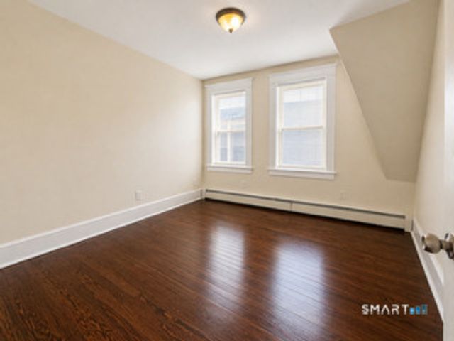 40-44 Vine Street 3, Bridgeport, CT 06604