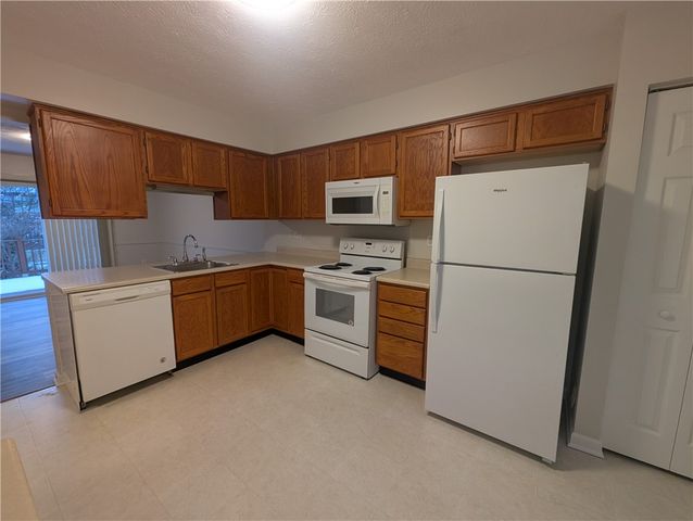 28 Cinque Terra Pl, Finleyville, PA 15332