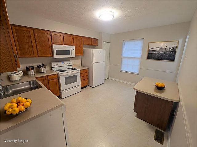 28 Cinque Terra Pl, Finleyville, PA 15332