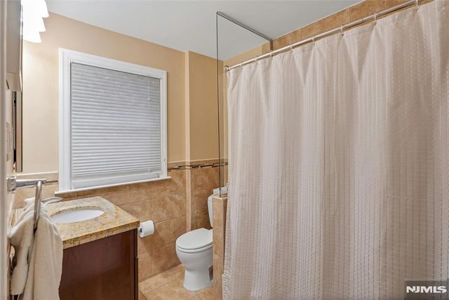 425 Beatrice Street, Teaneck, NJ 07666