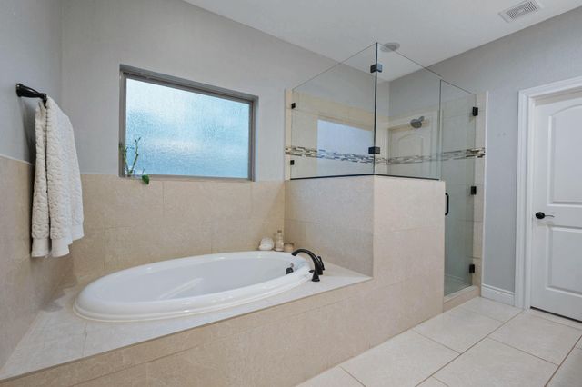 120 April Wind Drive E, Montgomery, TX 77356