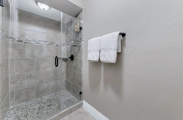 120 April Wind Drive E, Montgomery, TX 77356