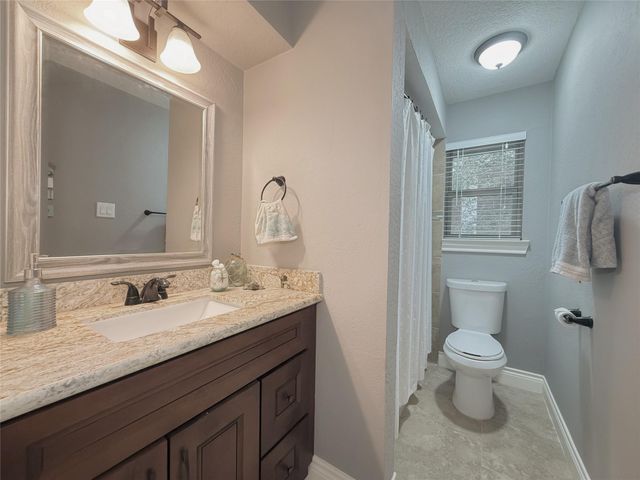 120 April Wind Drive E, Montgomery, TX 77356