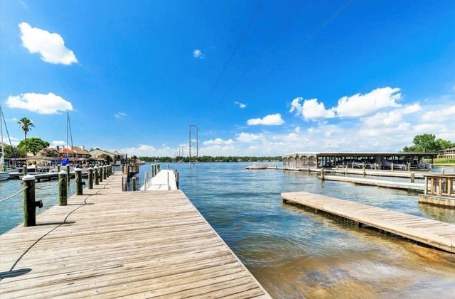 120 April Wind Drive E, Montgomery, TX 77356