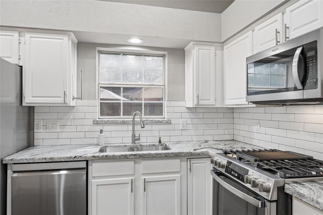 14139 Cascade Falls Drive, Houston, TX 77062