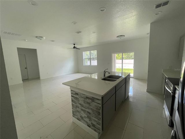 1730 OLD APOPKA RD, Apopka, FL 32703