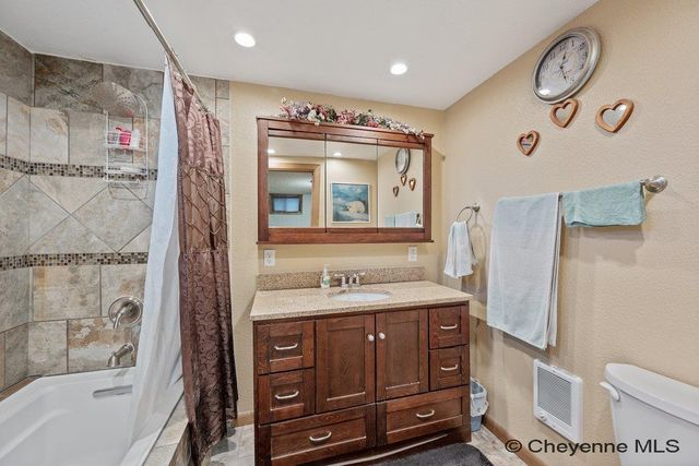 5509 FREDERICK DR, Cheyenne, WY 82009