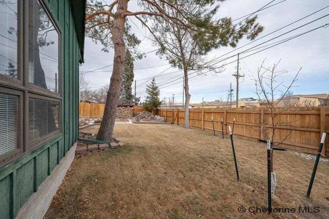 5509 FREDERICK DR, Cheyenne, WY 82009
