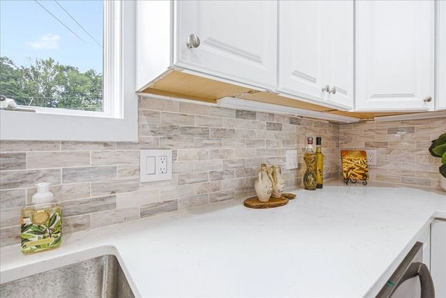 29 Wentworth Ave, Stoughton, MA 02072