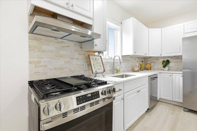 29 Wentworth Ave, Stoughton, MA 02072