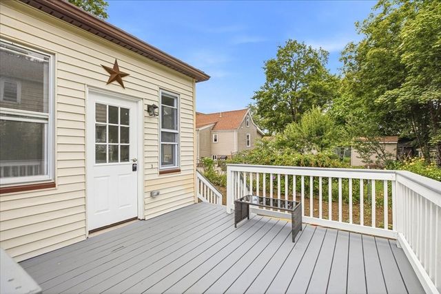 29 Wentworth Ave, Stoughton, MA 02072