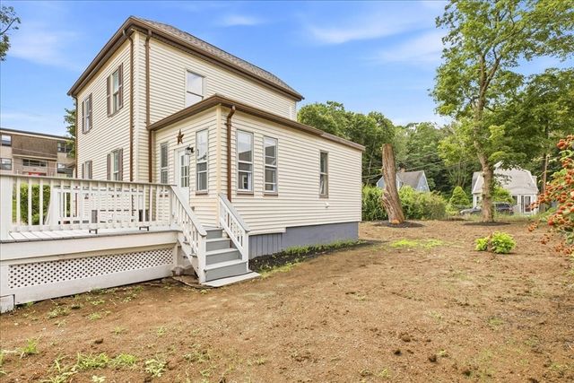 29 Wentworth Ave, Stoughton, MA 02072