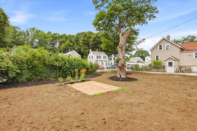 29 Wentworth Ave, Stoughton, MA 02072