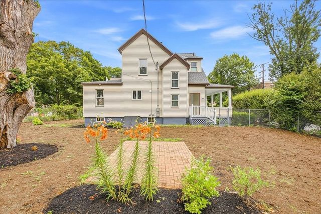 29 Wentworth Ave, Stoughton, MA 02072