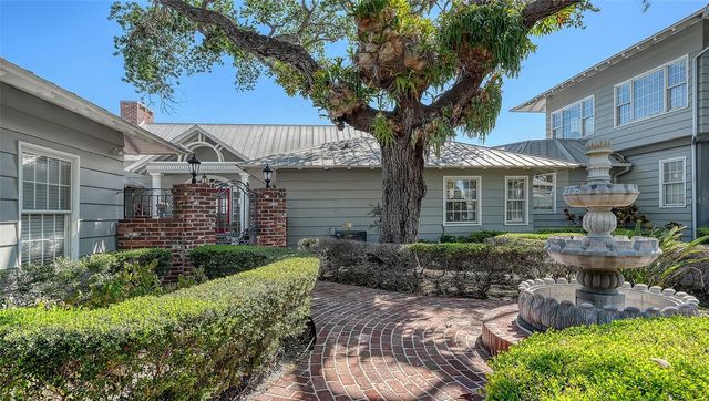 1249 S BASIN LANE, Sarasota, FL 34242