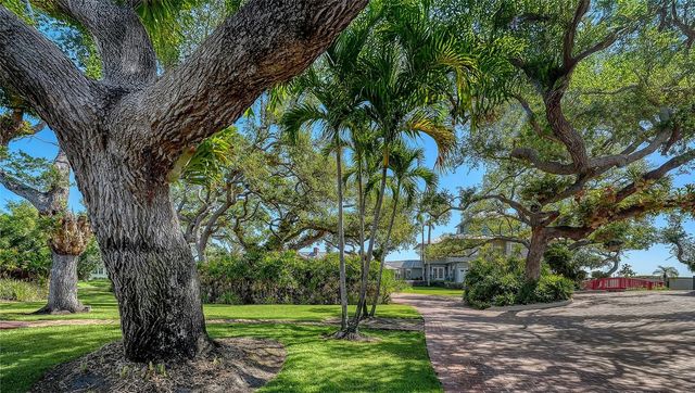 1249 S BASIN LANE, Sarasota, FL 34242