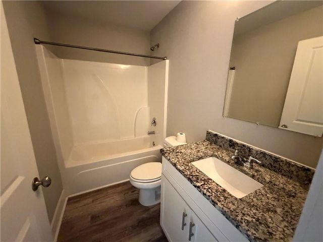8850 Four Mile Creek Road, Gainesville, GA 30506
