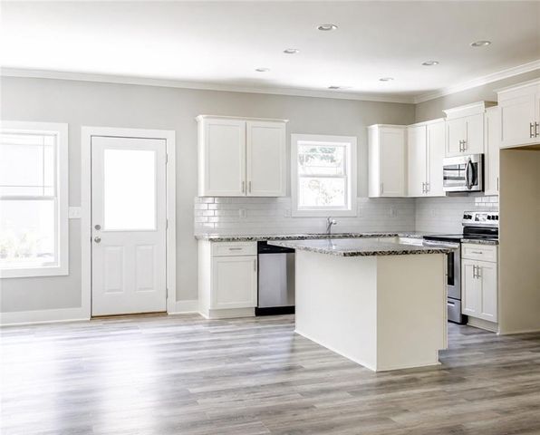 8850 Four Mile Creek Road, Gainesville, GA 30506